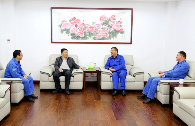  新安縣縣委常委、宣傳部部長(zhǎng)王宜陽(yáng)到萬(wàn)基控股集團(tuán)調(diào)研