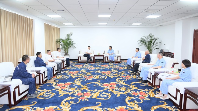 中電建河南工程有限公司黨委書記、董事長劉長龍一行到萬基控股集團(tuán)交流訪談